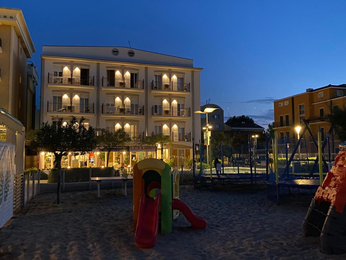 Residence Roxy Misano Adriatico Exterior foto