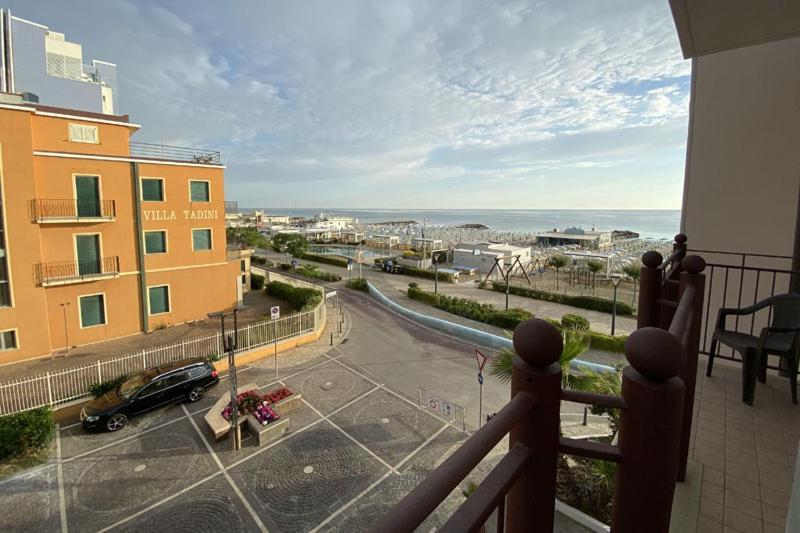 Residence Roxy Misano Adriatico Exterior foto